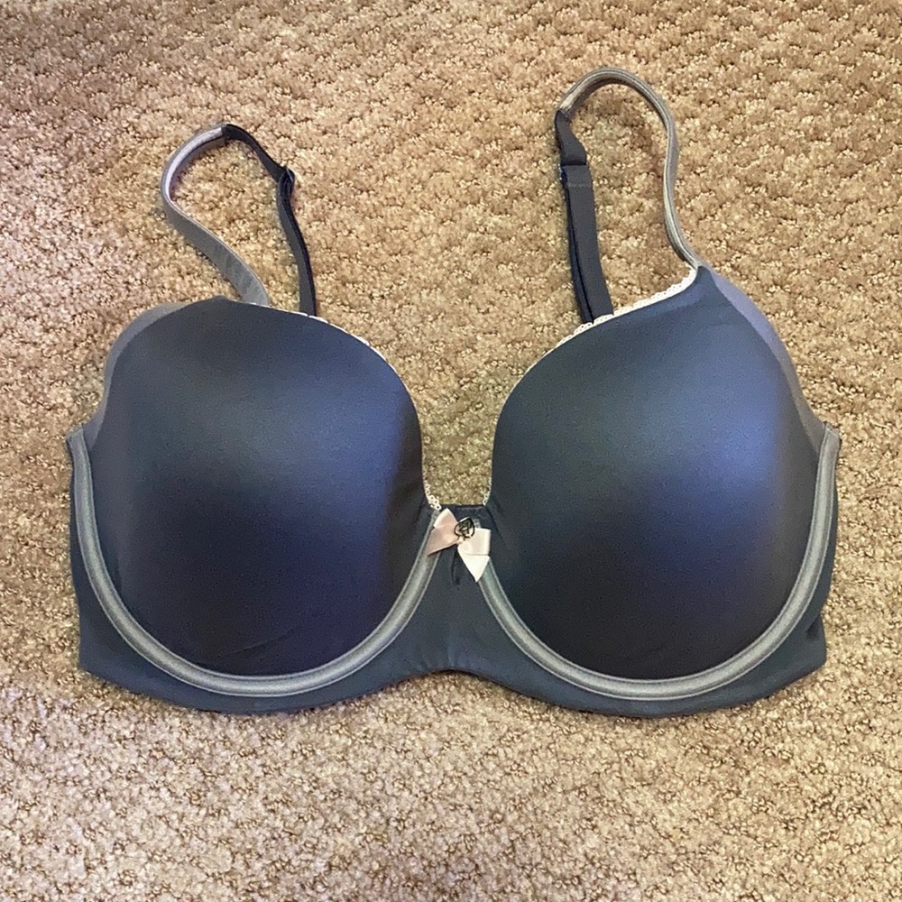 Victoria’s Secret Body by Victoria demi bra 32ddd
